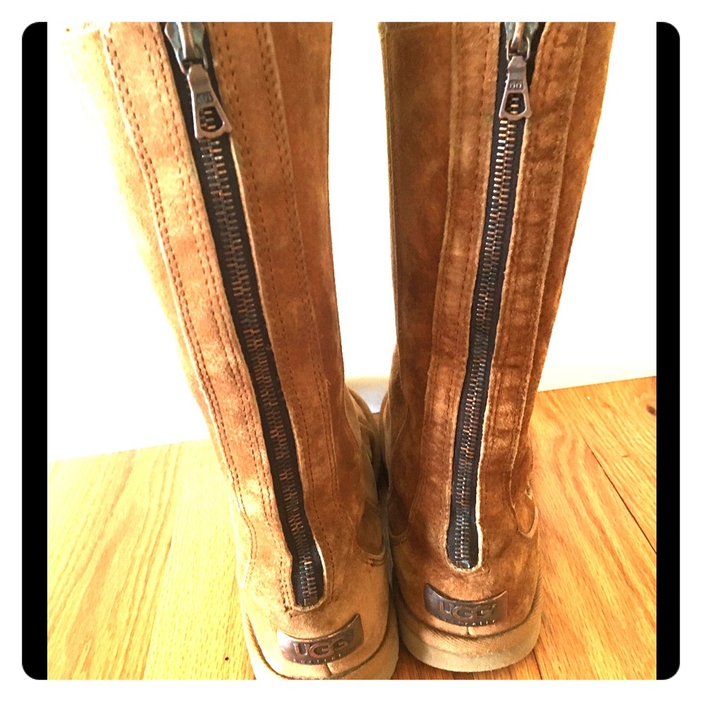 UGG Australia Kensington Back ZIP Boot in Chestnut